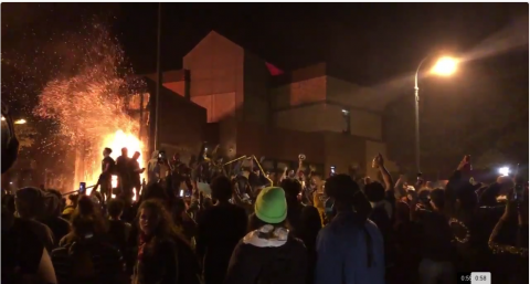 Screenshot from video of MN riot fire on 5/29/2020